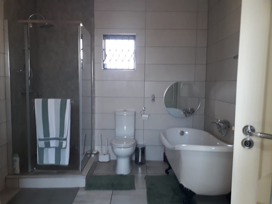 3 Bedroom Property for Sale in Rustenburg North North West